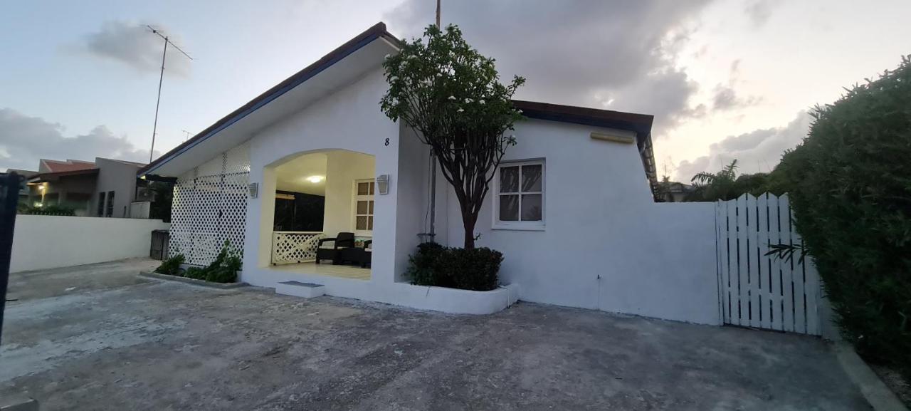 Family Villa With Big Pool And Absolute Privacy Willemstad Bagian luar foto