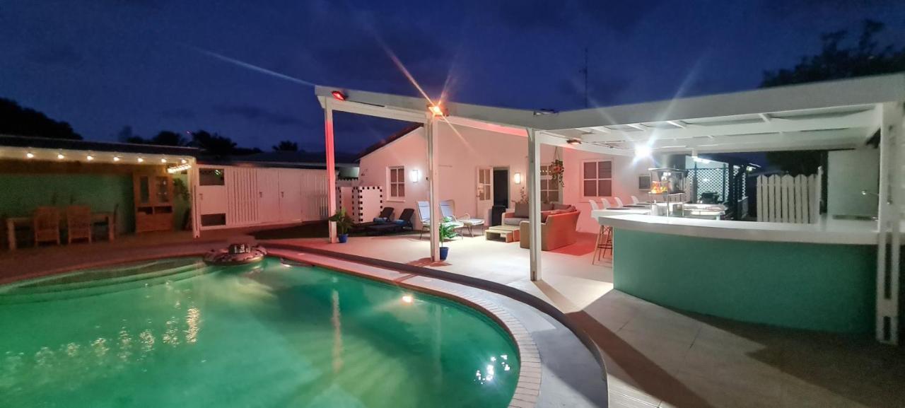 Family Villa With Big Pool And Absolute Privacy Willemstad Bagian luar foto
